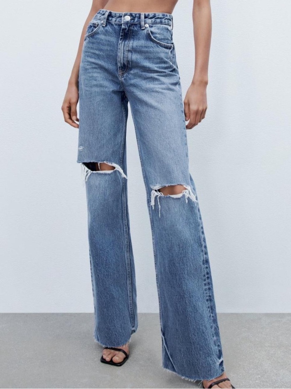 Zara high Rise Wide leg jeans Light Blue Distressed Denim